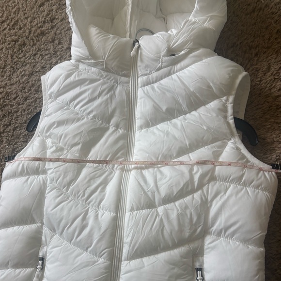 NWT Charter Club Quilted White Hooded Vest - Picture 7 of 7